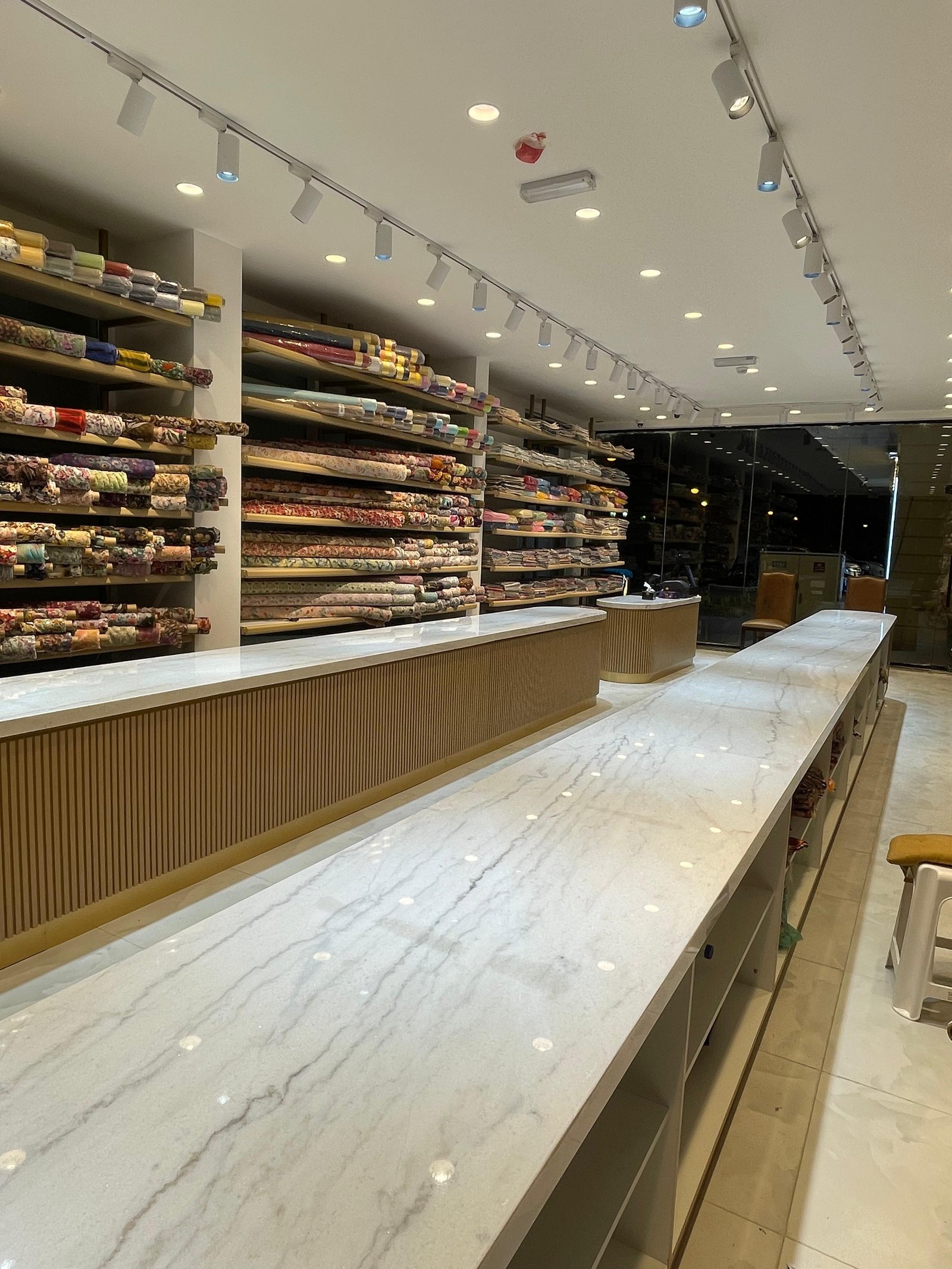Kunooz Al Zuhra Showroom Interior